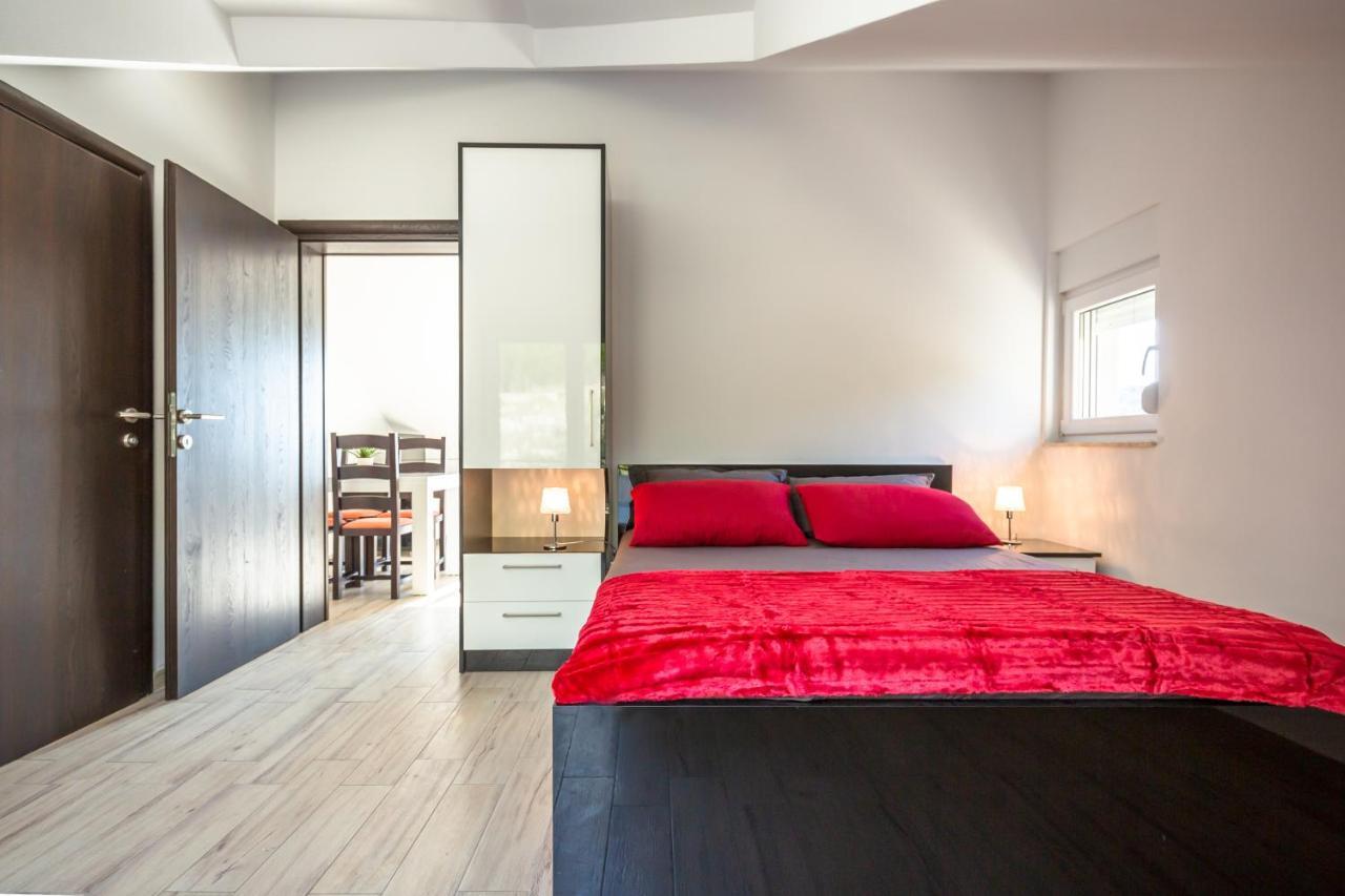 Ferdo 1 Hotel Makarska Eksteriør billede