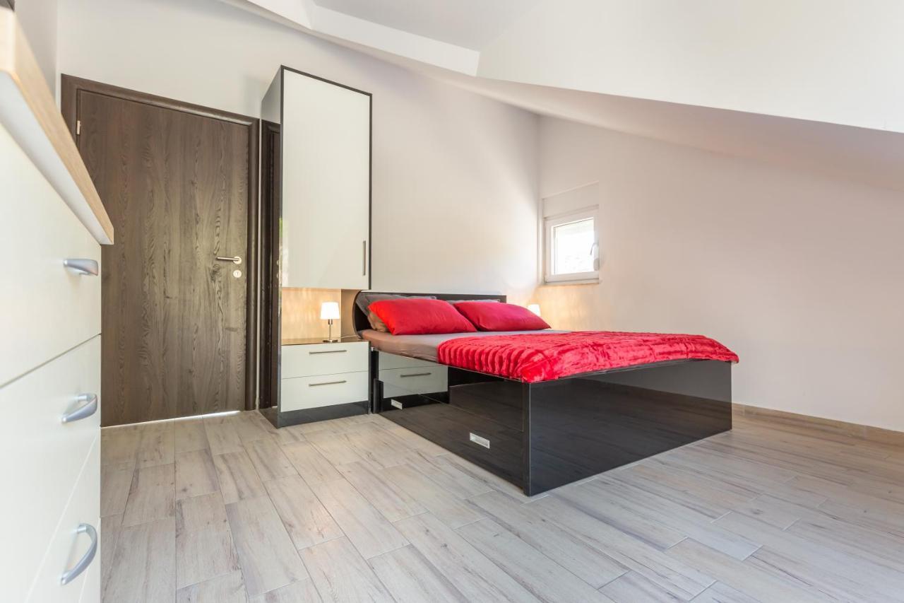 Ferdo 1 Hotel Makarska Eksteriør billede