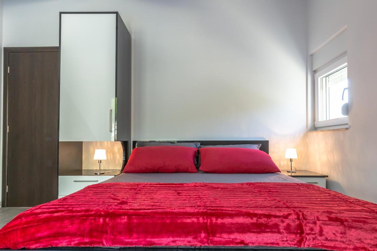 Ferdo 1 Hotel Makarska Eksteriør billede